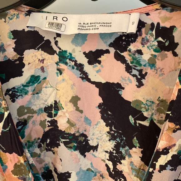 IRO Paris, 40, “bloomy” wrap dress, beautiful floral pattern!Needs small repair - Picture 3 of 12